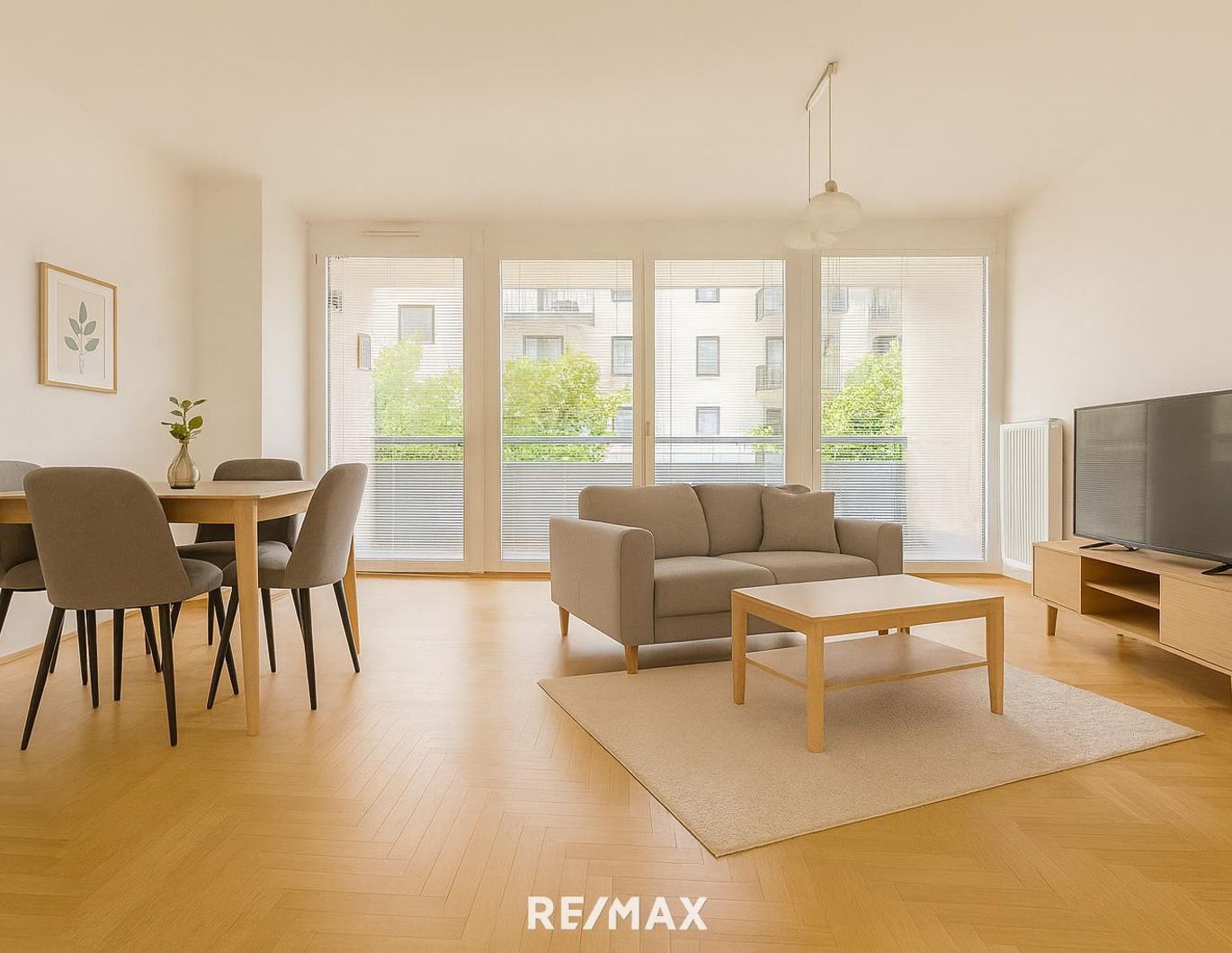 Stylisch. Zentral. Zukunftssicher. - 3-Zimmer-Wohnung mit Loggia für Visionäre - optionaler Garagenplatz möglich