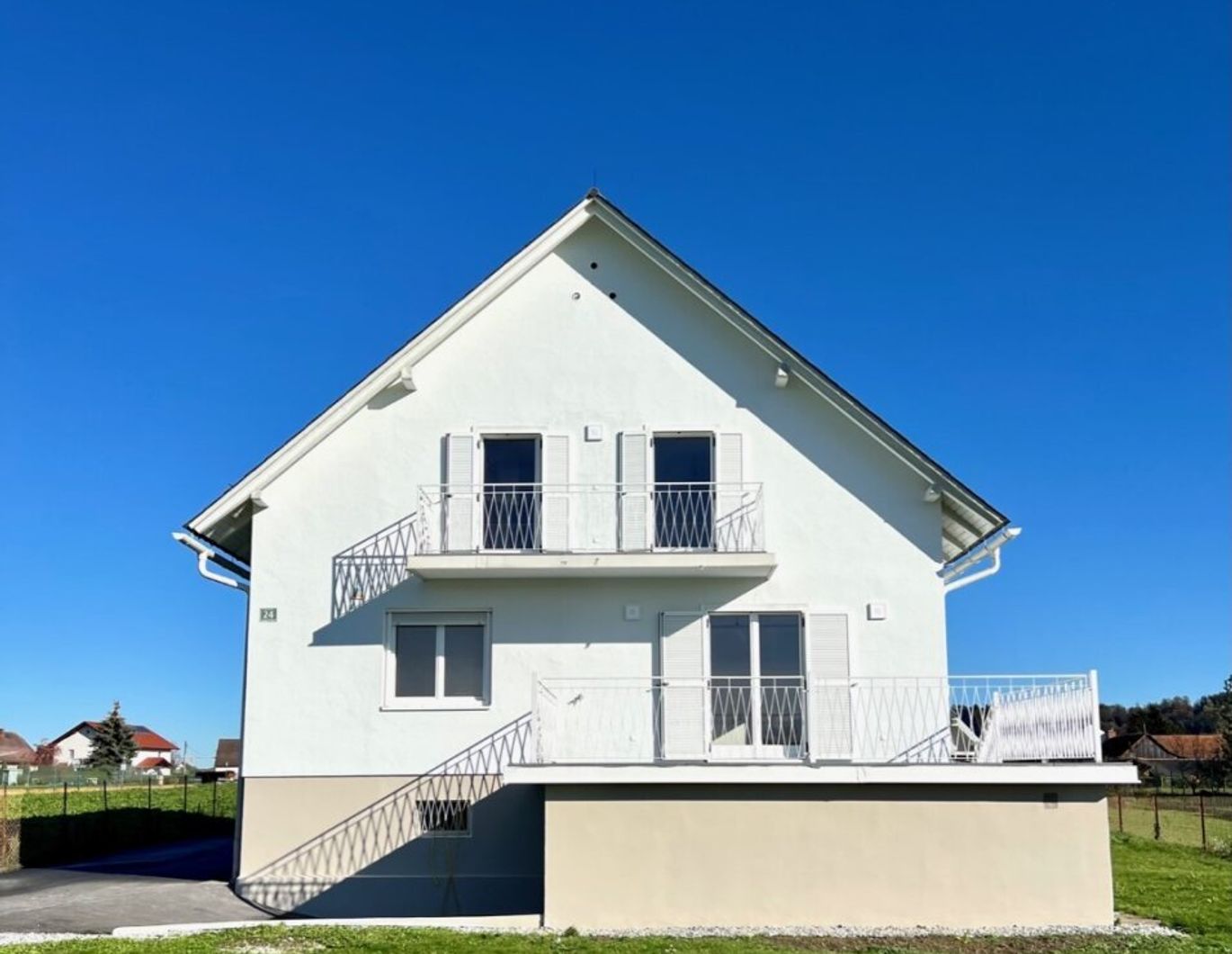 Einfamilienhaus mit zwei Garagen in Fernitz! Grundstück ca.705m²! Provisionsfrei!