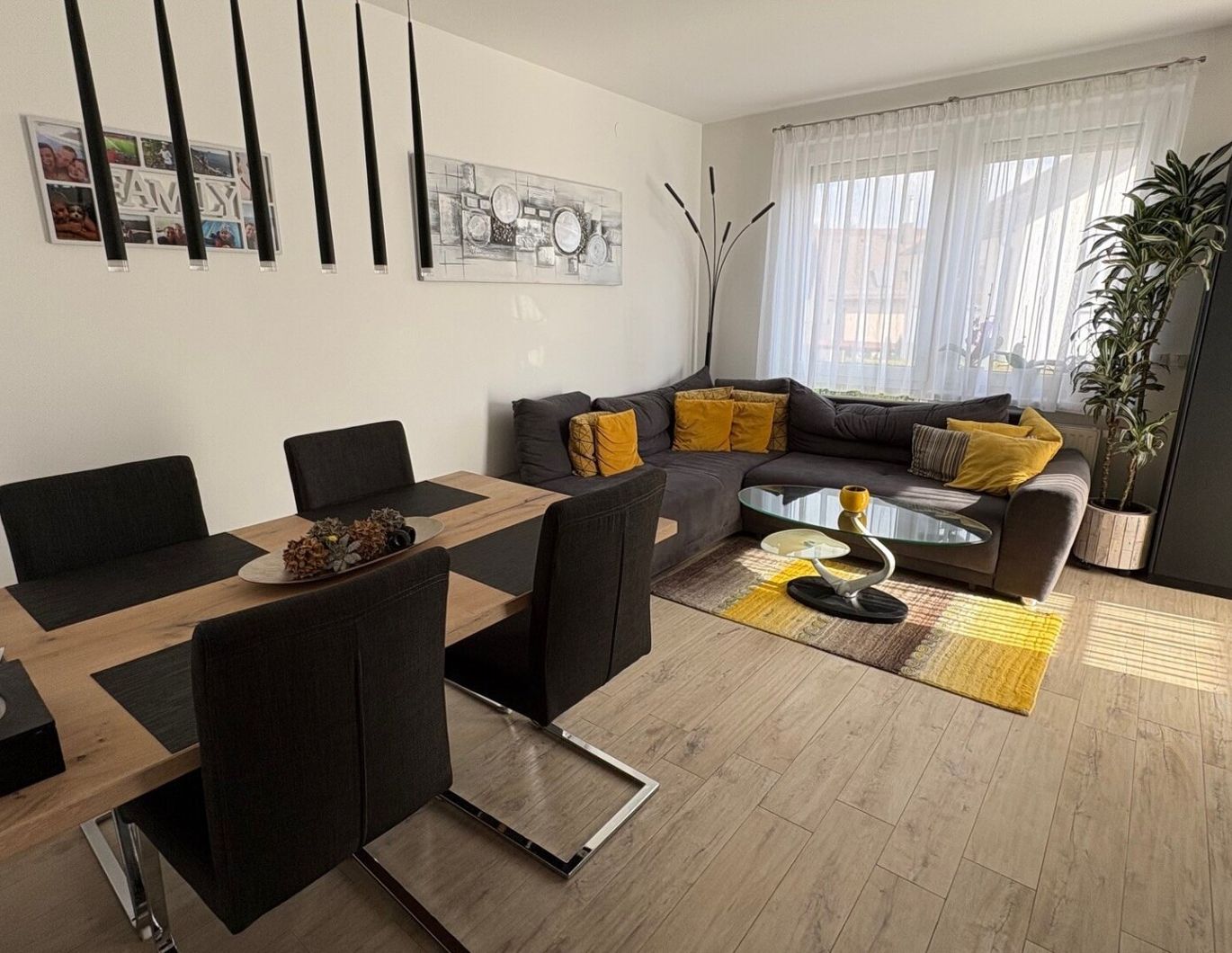 Neuwertige Wohnung mit Südbalkon, Parkplatz und moderne Ausstattung!