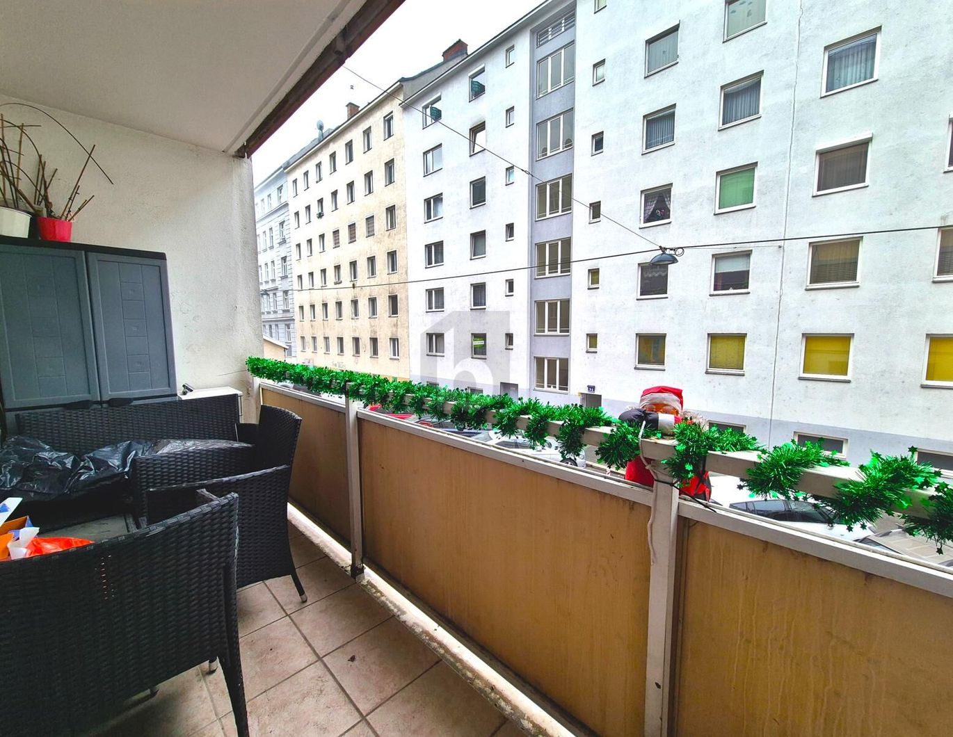 HELL, GEPFLEGT UND GUT ANGEBUNDEN