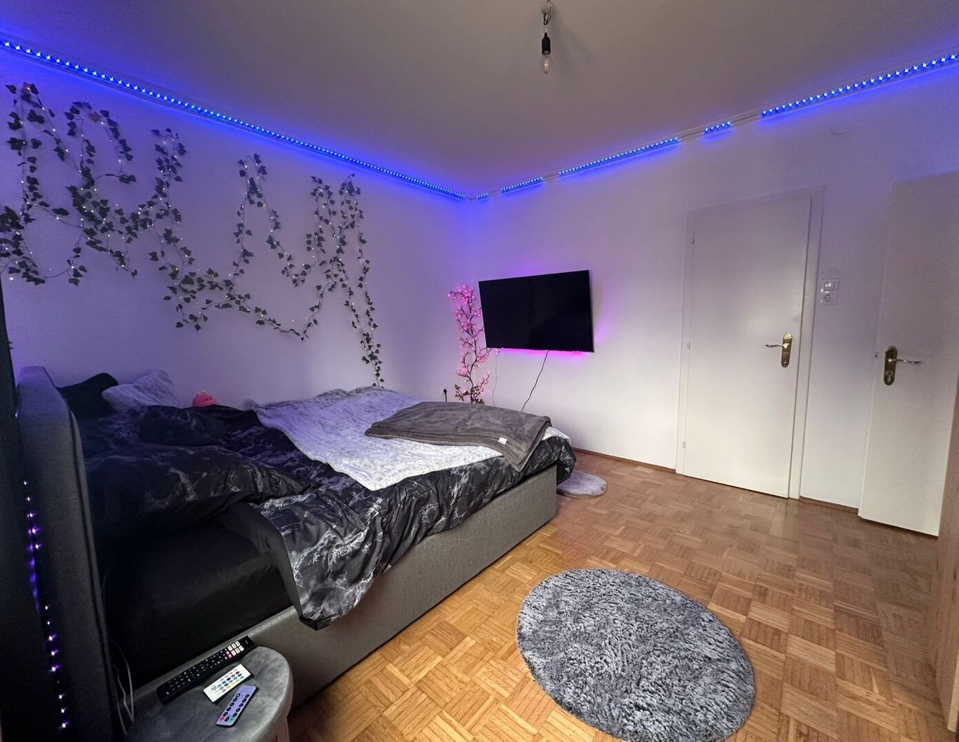 Wohnen in Top Lage! Helle Parterre-Wohnung mit günstigen BK und Parkmöglichkeit vorm Haus