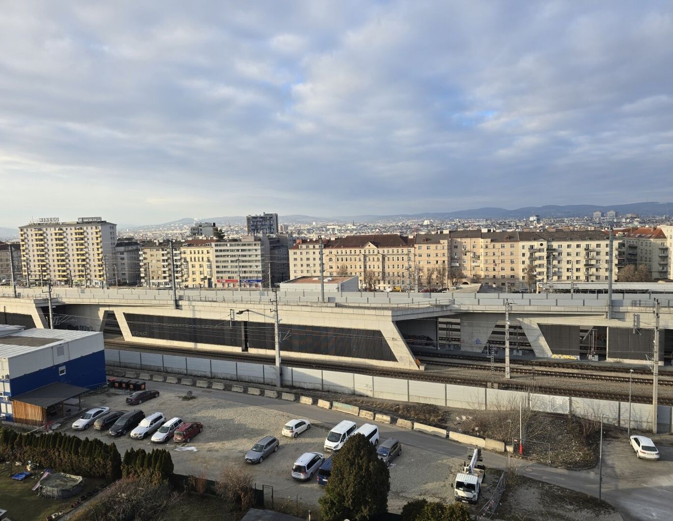 Großzügige 3 Zimmer DG Neubauwohnung - zwischen Matzleinsdorfer Platz und Waldmüllerpark
