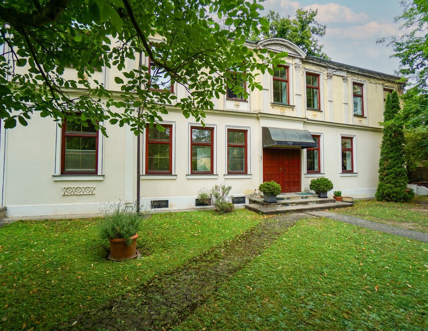 Ruhige Maisonettewohnung mit Hauscharakter in stilvollem Altbau in Hietzing, Nähe U4