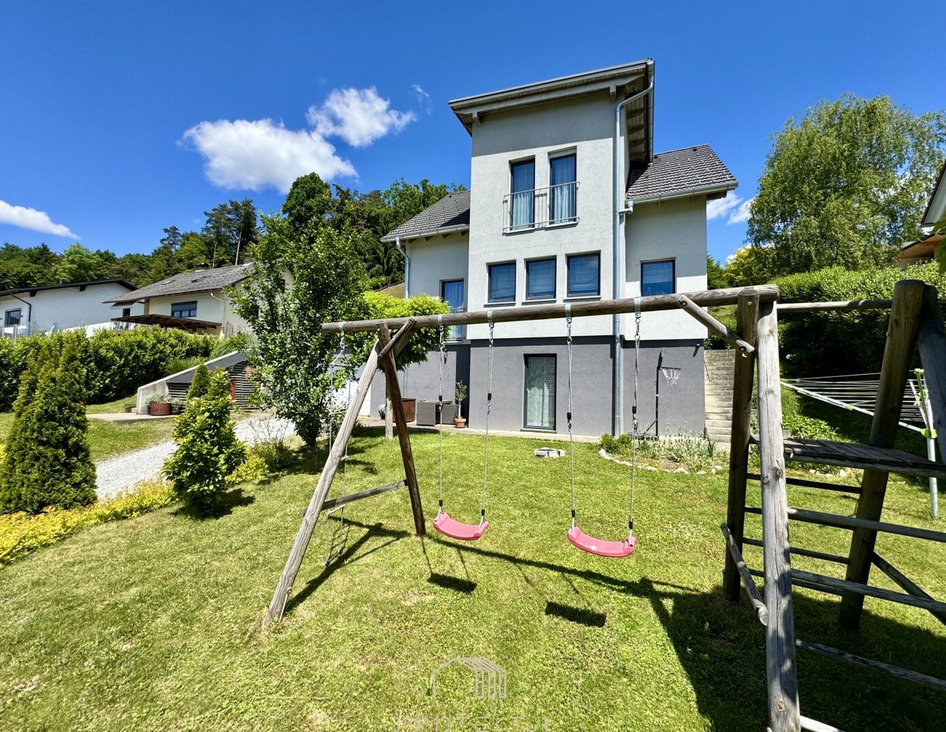 DOPPELGARAGE: Unterkellertes Einfamilienhaus mit Fernblick nähe Hausmannstätten