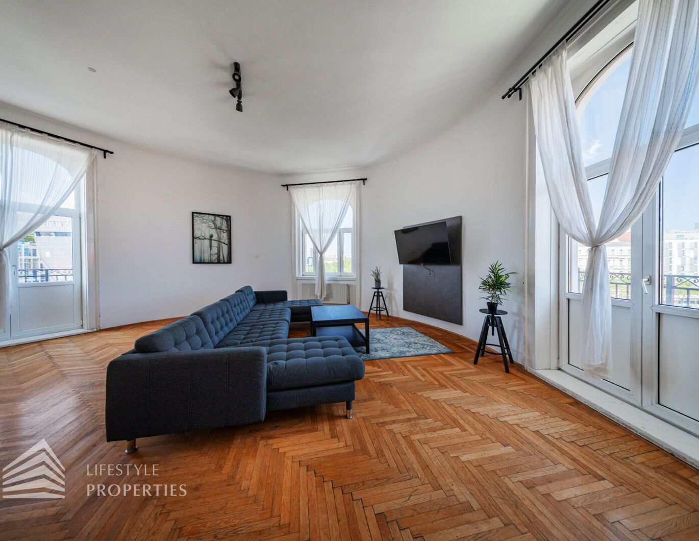 Helle 5-Zimmer Wohnung mit Balkon, Nähe Westbahnhof