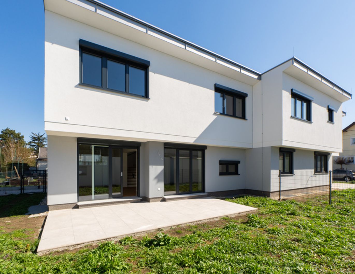 Modernes Doppelhaus zwischen Neuer Donau und Erholungsgebiet Marchfeldkanal. Ertsbezug