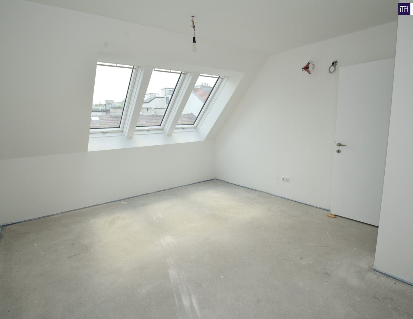 Preisreduziert! Urbaner Wohntraum im Dachgeschoss - 3 Zimmer & großzügige Freifläche - Überzeugen Sie sich selbst von dieser Immobilie!