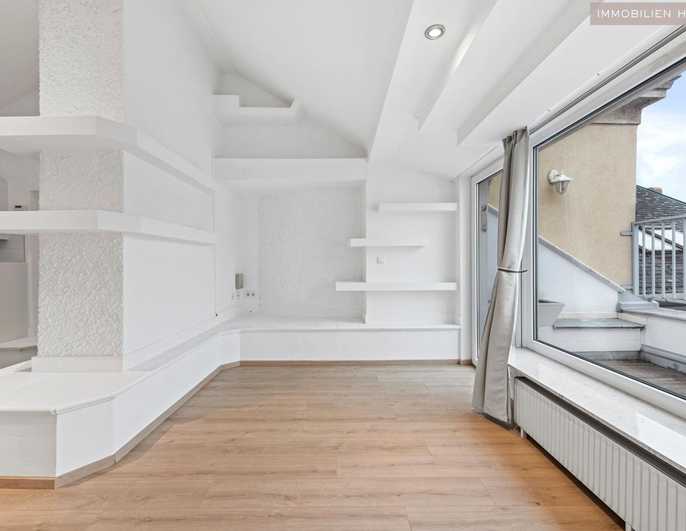 Schöner Himmel über dem Servitenviertel/Clusiusgasse ca. 73 m2 mit Terrasse!