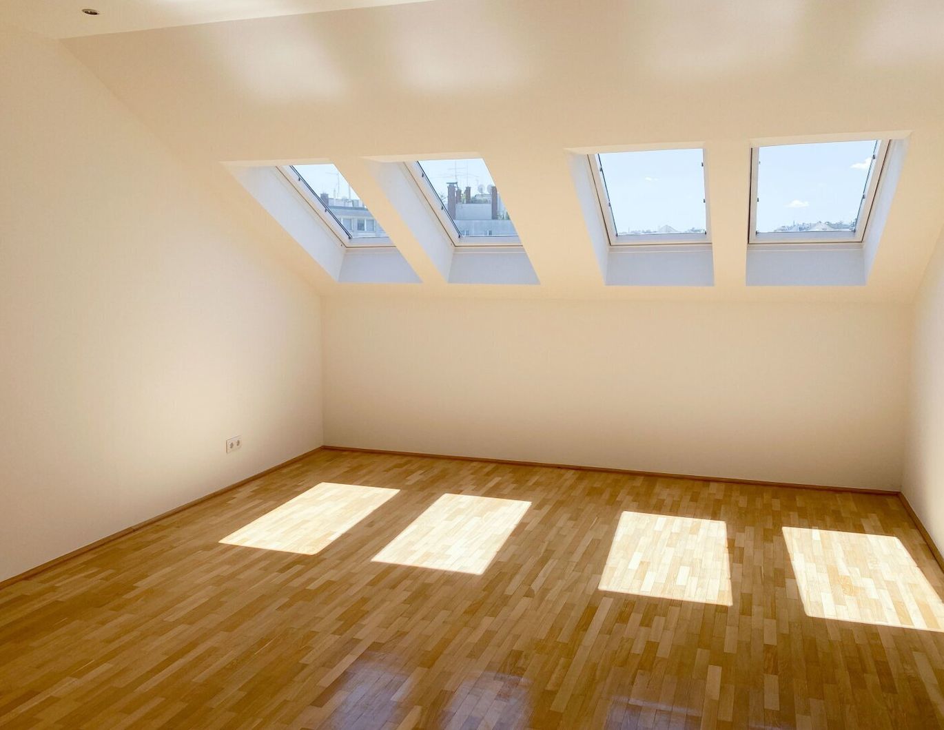 Befristet vermietete DG-Wohnung mit 20m² Terrasse im 16. Bezirk zu verkaufen!