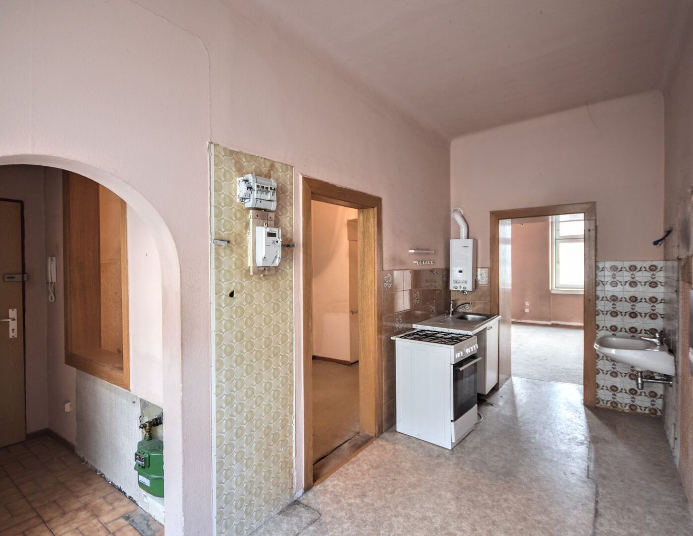 Kleines Sanierungsobjekt im 3. Stock - Altbauwohnung mit Potenzial