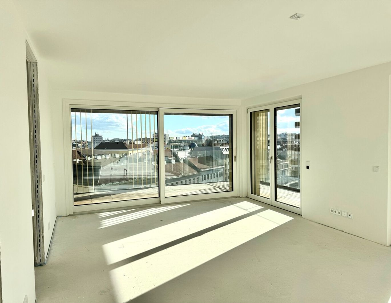 Elevate Your Lifestyle - 9. Stock direkt am Hauptbahnhof: Provisionsfrei