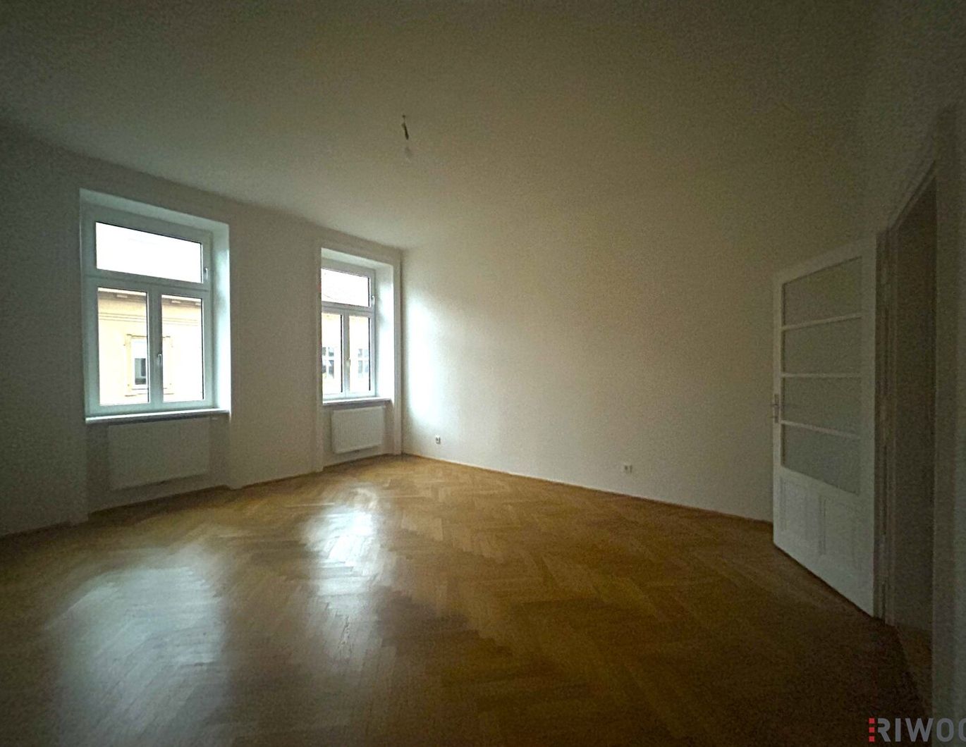 Nähe Sternwartepark / Gymnasiumstraße - Wintergarten - saniertes Dachgeschoss - zwischen Währinger Straße und Sternwartestraße