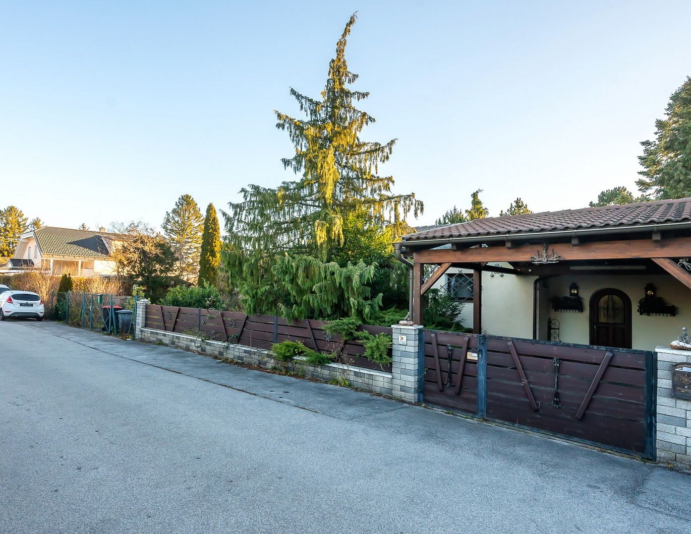 Nah am Wasser gebaut - Ferienhaus am Neufelder See - Pachtgrund!