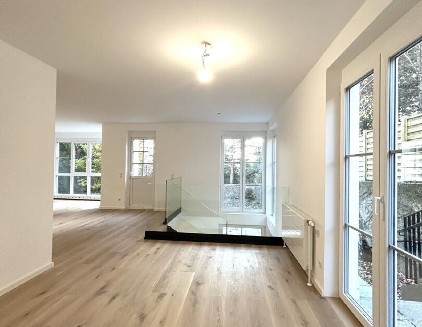 Großzügiges Wohnensemble mit Garten in Prestige Lage - Nahe der Weinberge!