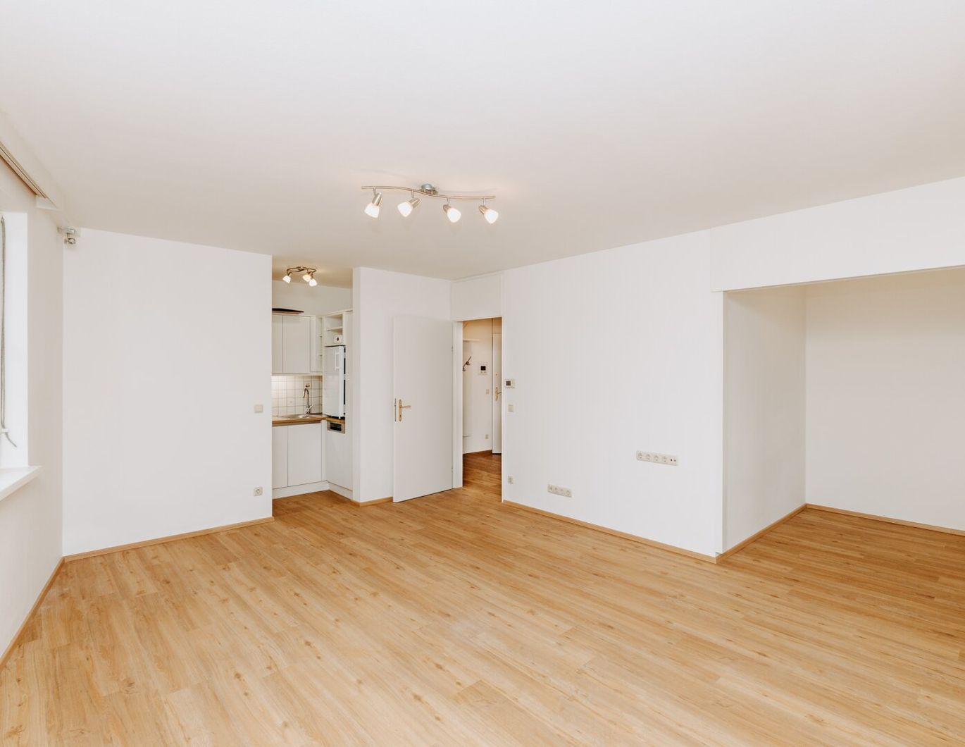 Helle Garconniere mit Garten in Toplage!