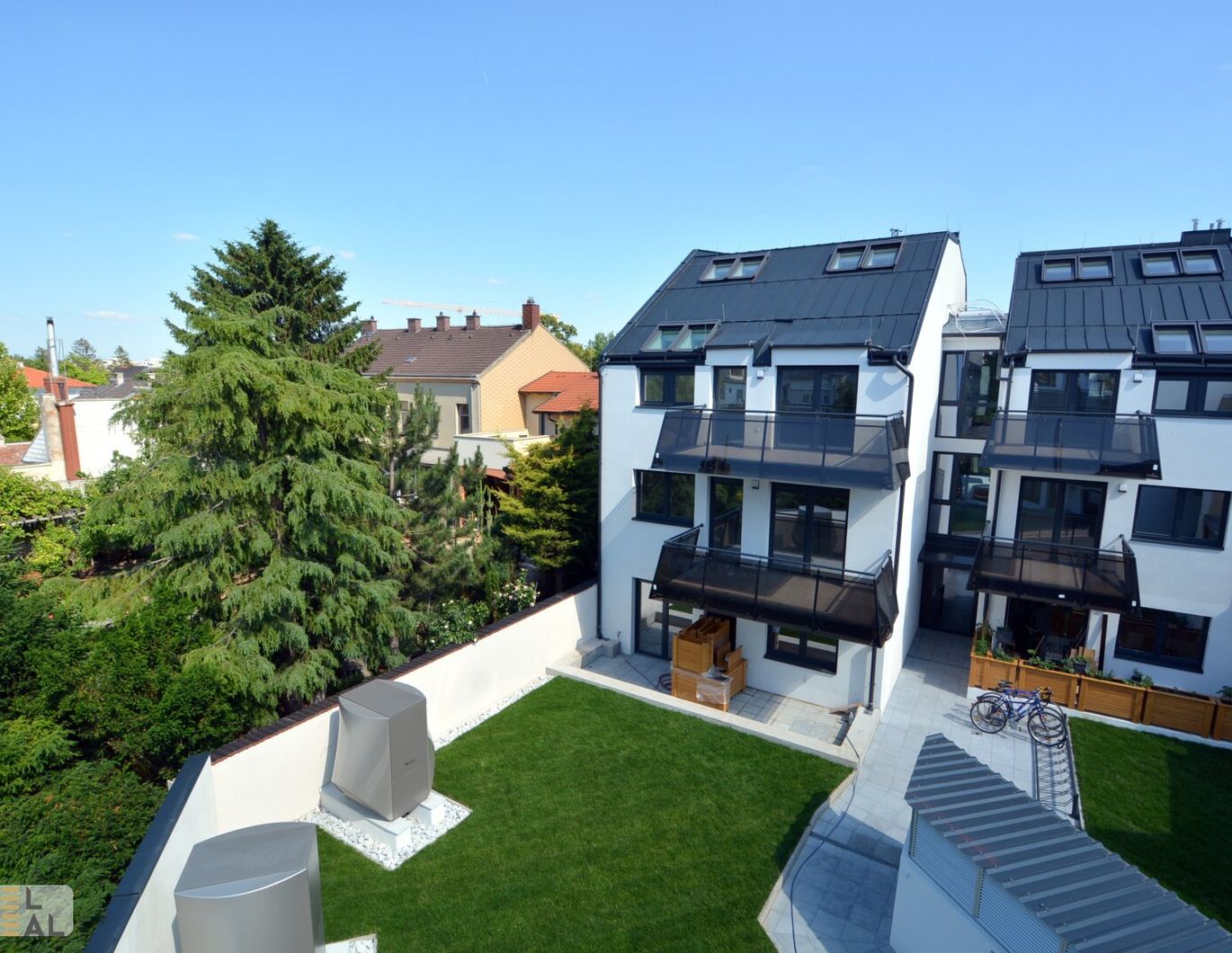 EXKLUSIVE TERRASSENWOHNUNG IN RUHIGER BESTLAGE MIT GRÜNBLICK