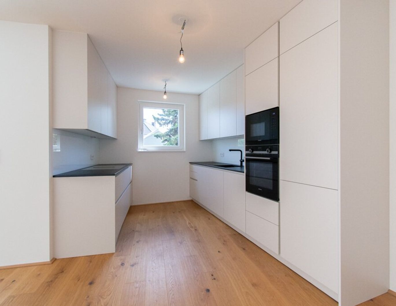 ERSTBEZUG IN DER LOBAUGASSE - 4 ZIMMER FAMILIENWOHNUNG MIT 2 BÄDERN