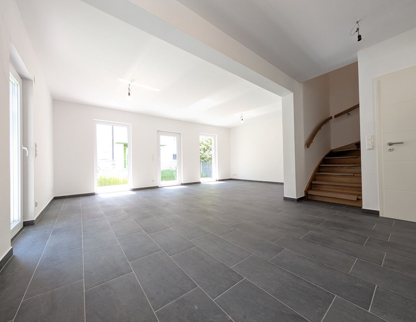 Einfamilienhaus mit Garten - bezugsfertig!