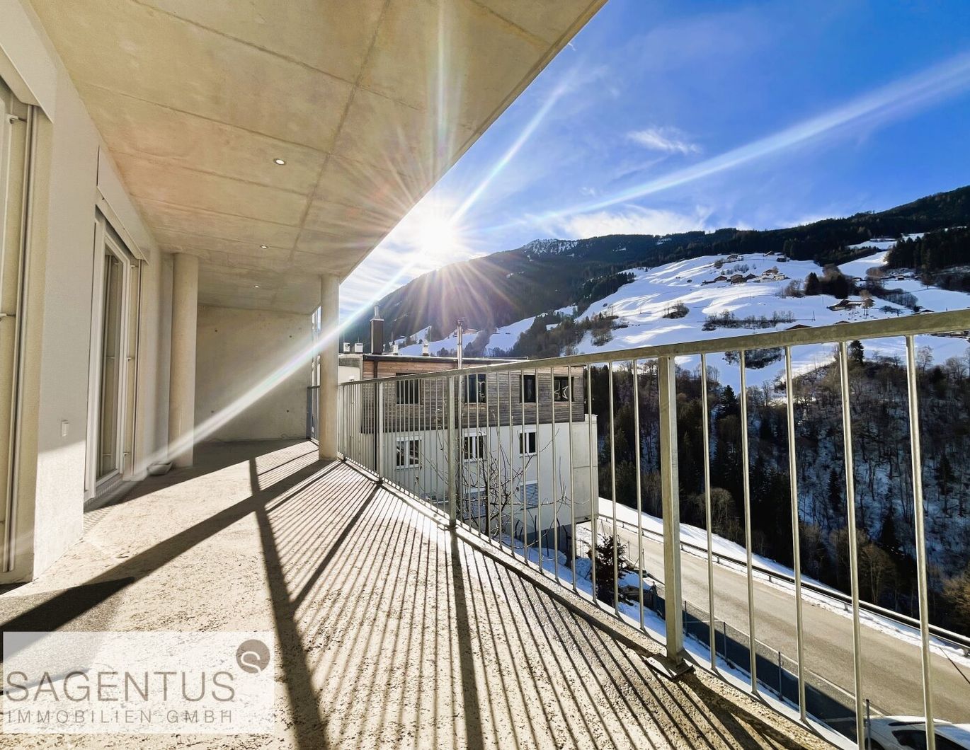 AB SOFORT VERFÜGBAR: Elegante 3-Zimmer-Wohnung mit sensationellem Ausblick nur wenige Autominuten von WATTENS entfernt!