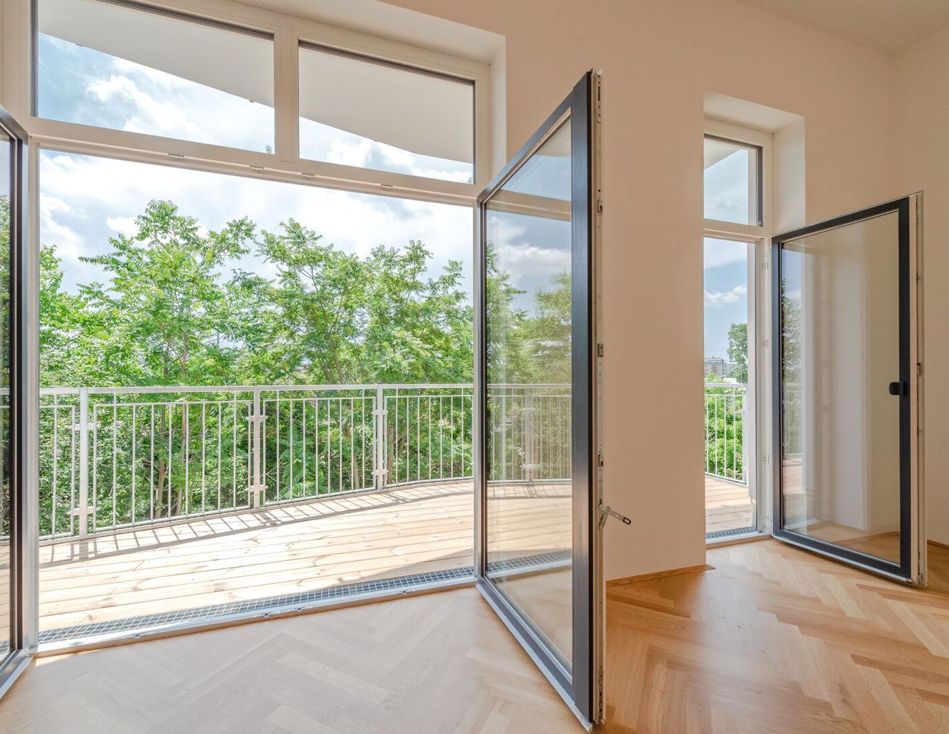 ++NEU++ Großartige 3-Zimmer Altbauwohnung mit Balkon