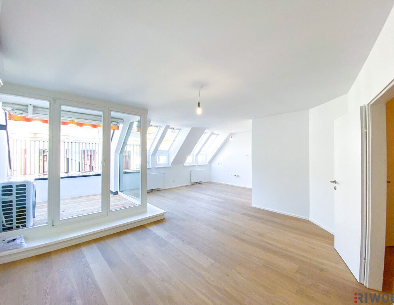 Neubau DG-Terrassenwohnung in Ruhelage | PKW-Stellplatz | 3 Min. zum Kutschkermarkt und zur U6 | 2 Min. zum Aumannplatz