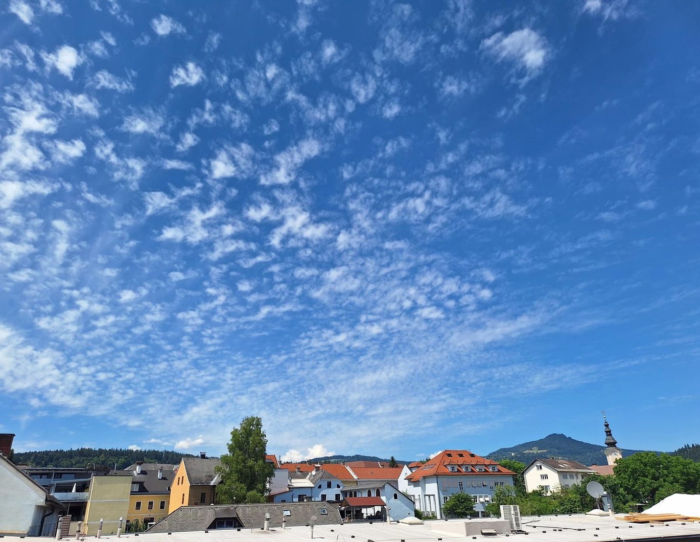 Modernisierte 2-Zimmer-Wohnung mit großer Terrasse in Feldkirchen (Provisionsfrei)