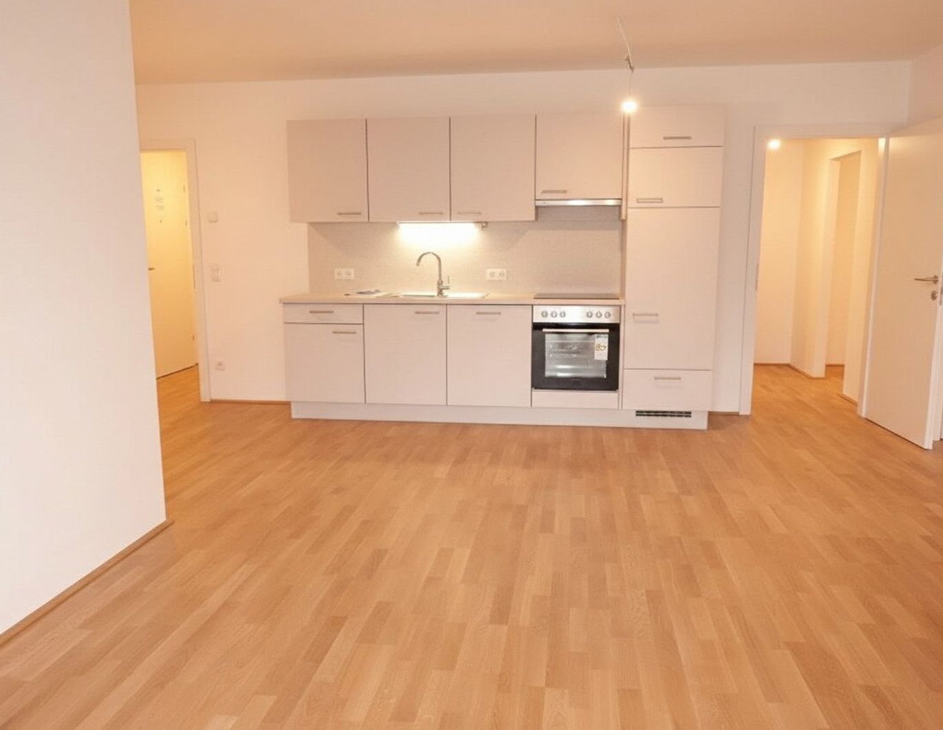 Hofseitige 2 Zimmer Balkon-Neubauwohnung - ERSTBEZUG