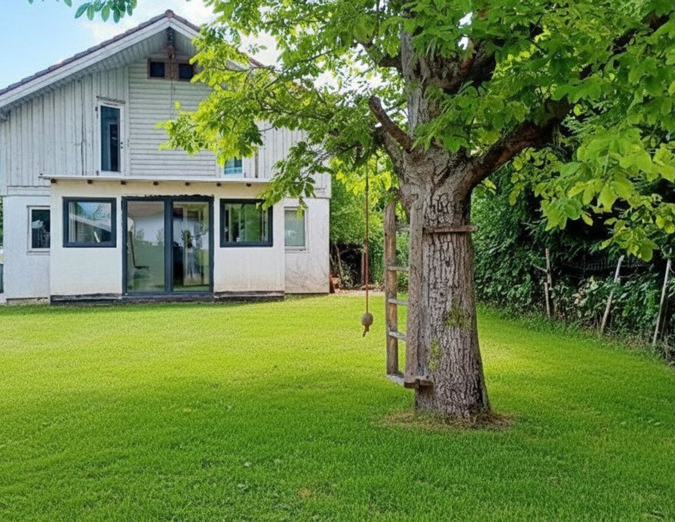 € 420.000,-- für eine Doppelhaushälfte mit Sanierungsbedarf ab sofort zu verkaufen!