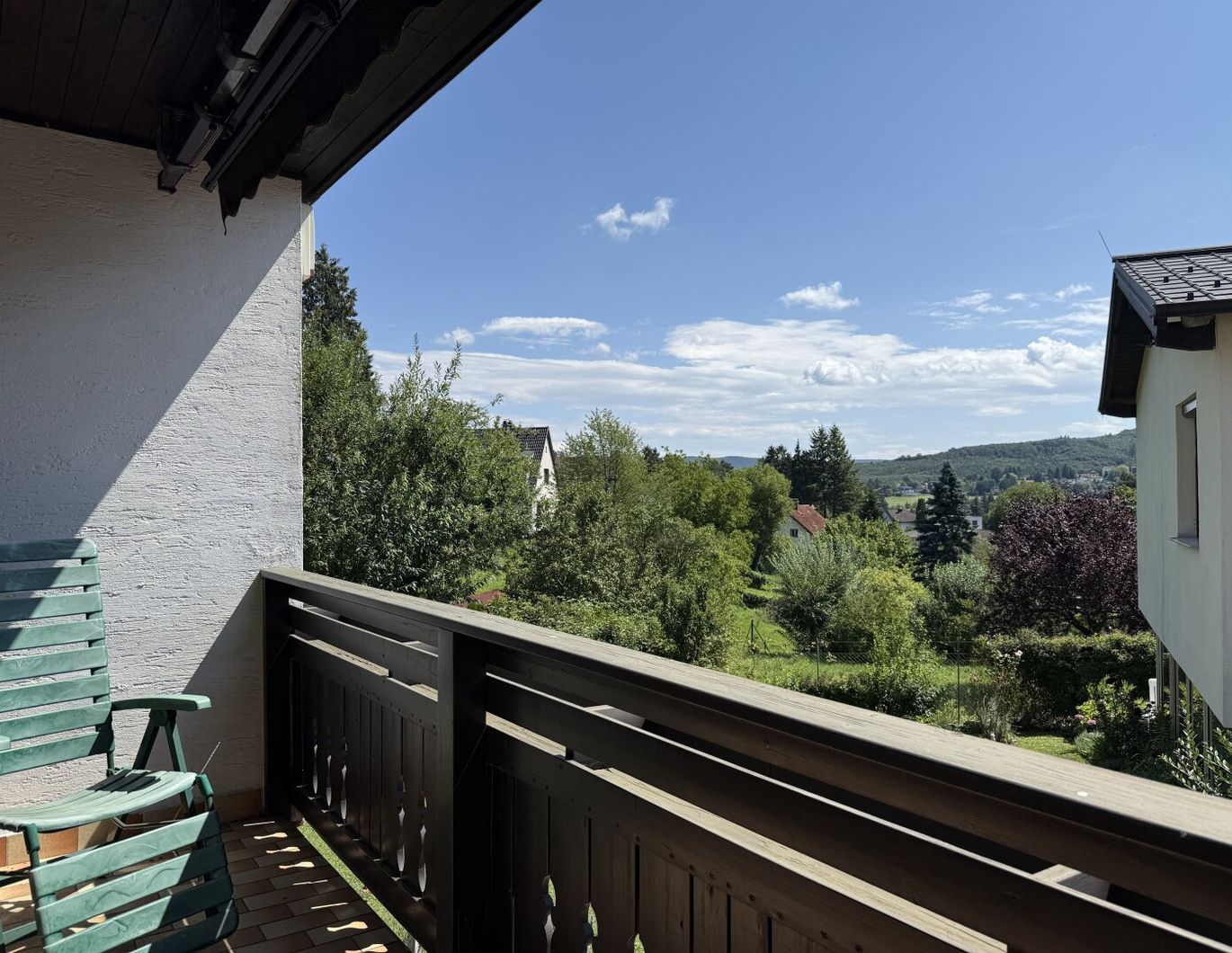 Einfamilienhaus mit Fernblick ins Grüne | Garage & Carport-Stellplatz | Südwest-Terrasse mit Sonnenschutz | Absolute Ruhelage I Voll unterkellert