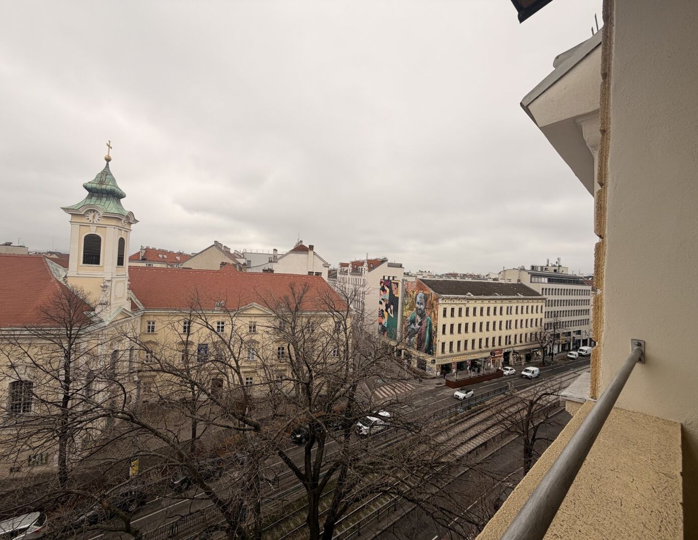 Wiedner Hauptstraße - 2 Zimmer Altbau mit Loggia, 4. Stock