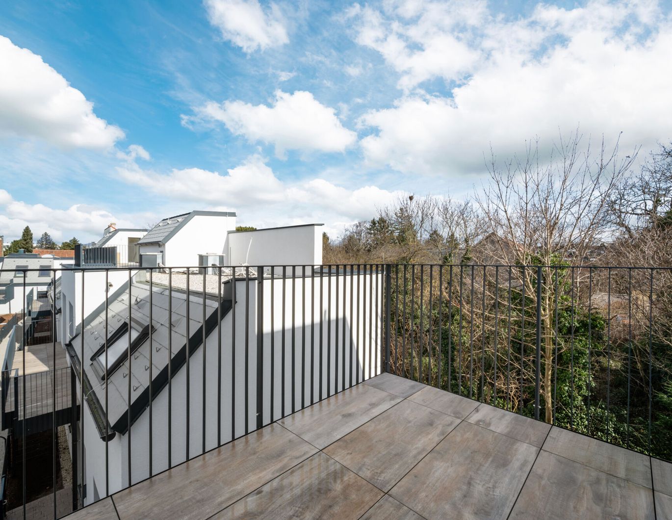 Grünblick & Ruhe | 3 Zimmer mit 2 Balkonen im 2.OG| Belichtung von 2 Himmelsrichtungen | ERSTBEZUG