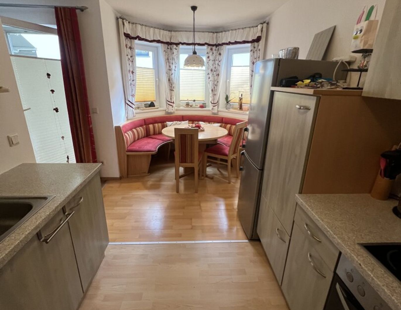 WIESING - Sonnige, sehr gut eingeteilte 3 Zi.-Mietwohnung mit Terrasse und kleinem Garten