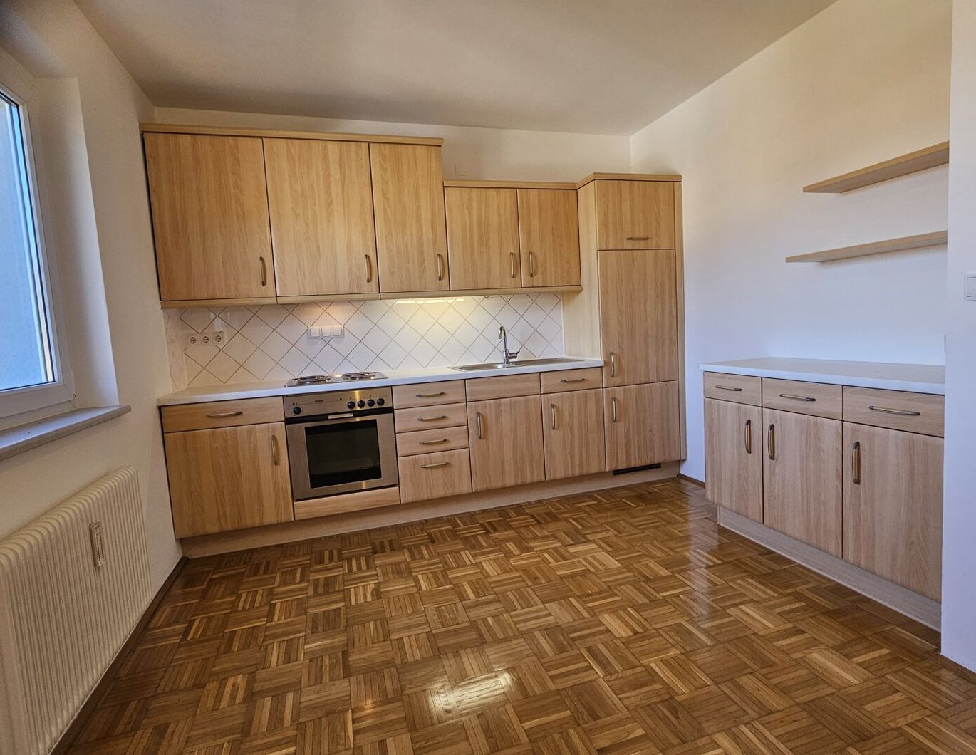 Geräumige 2-Zimmer Wohnung zu kaufen mit herrlichem Blick über Graz und sehr guter Verkehrsanbindung