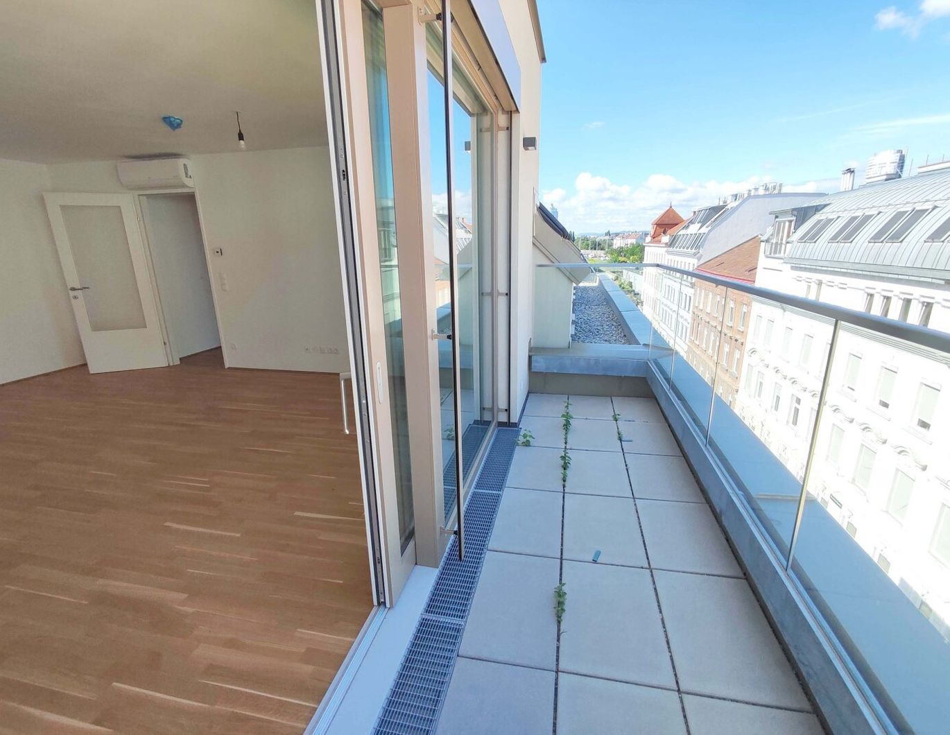 NEUBAU DACHGESCHOß-3-Zimmer-ERSTBEZUG mit Balkon in 1210 Wien! Top 2/43