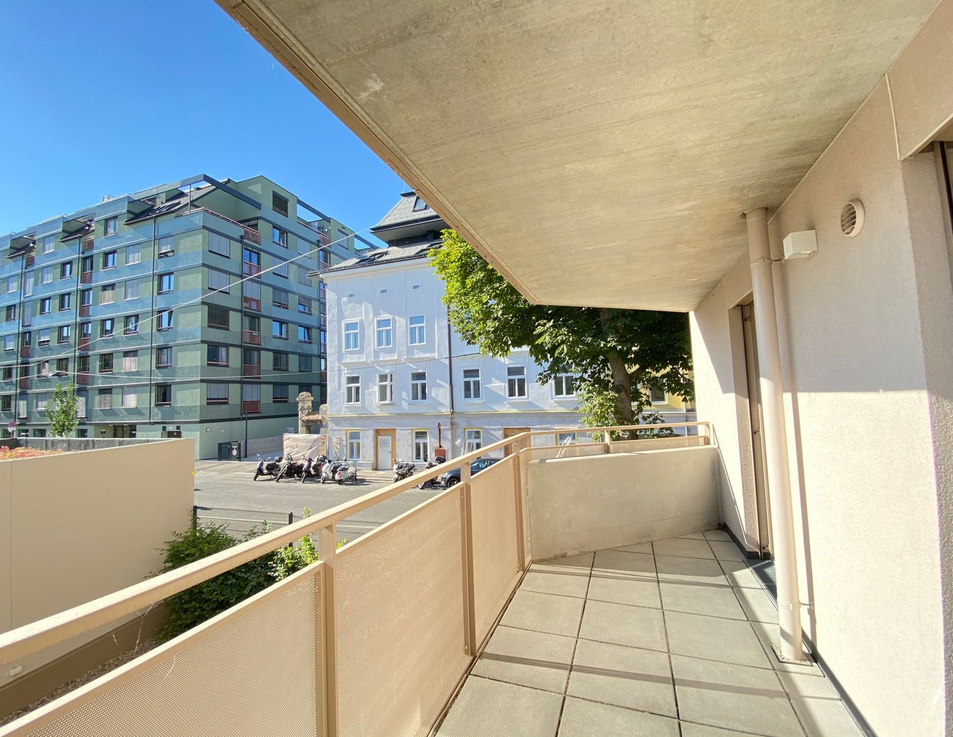 Bezugsfertige Eck-Wohnung mit Balkon, perfekte Anbindung - zu kaufen in 1140 Wien