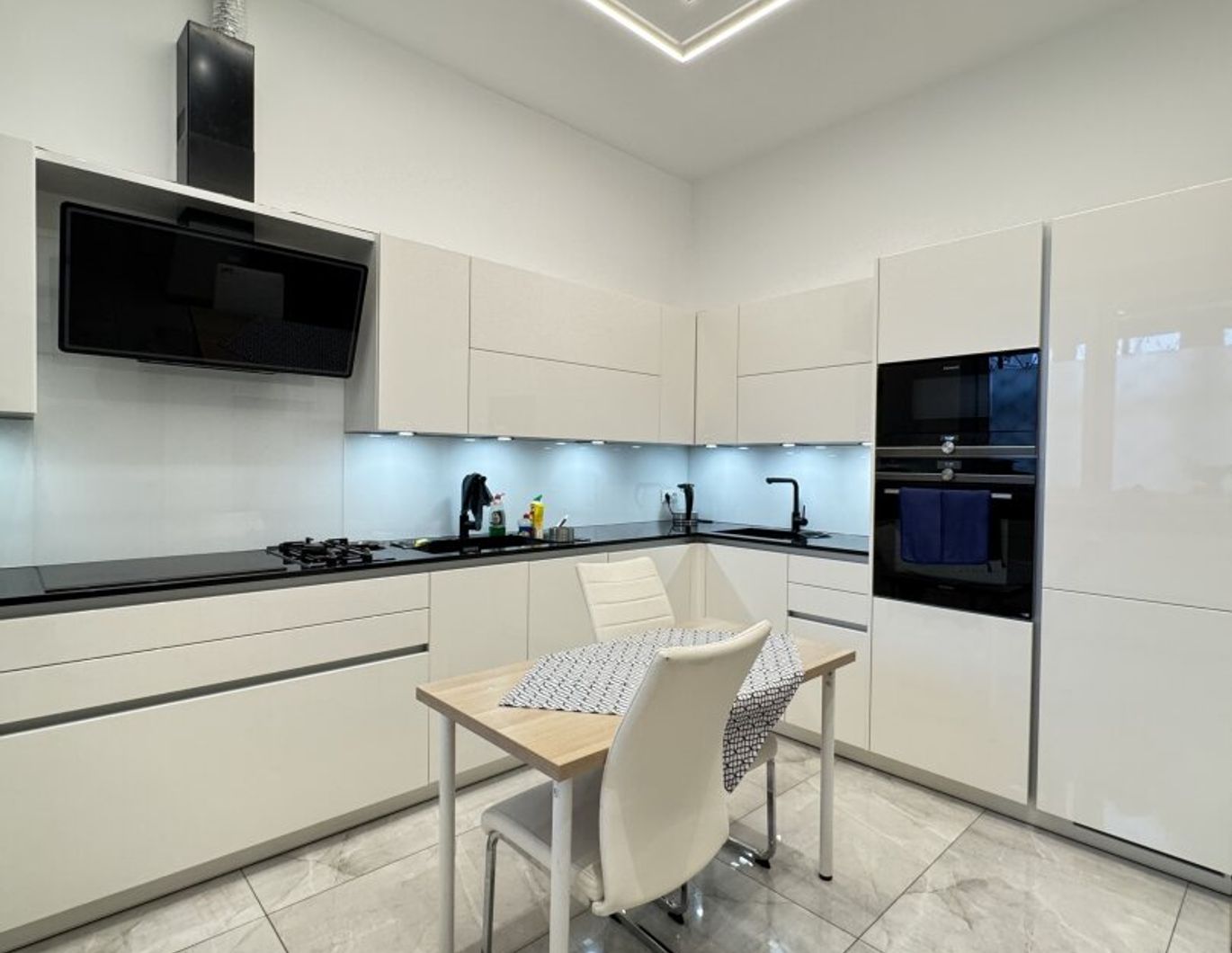 ++Neue++ Exklusive Altbauwohnung in Toplage