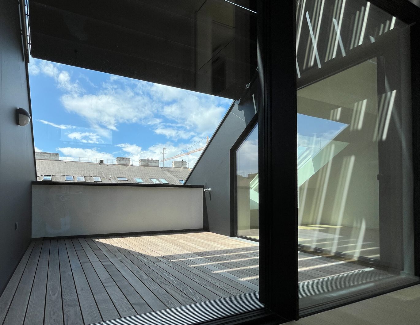 ERSTBEZUG: 3-Zimmer-Dachgeschoß-Maisonette-Wohnung mit 3 Terrassen - zu mieten in 1010 Wien