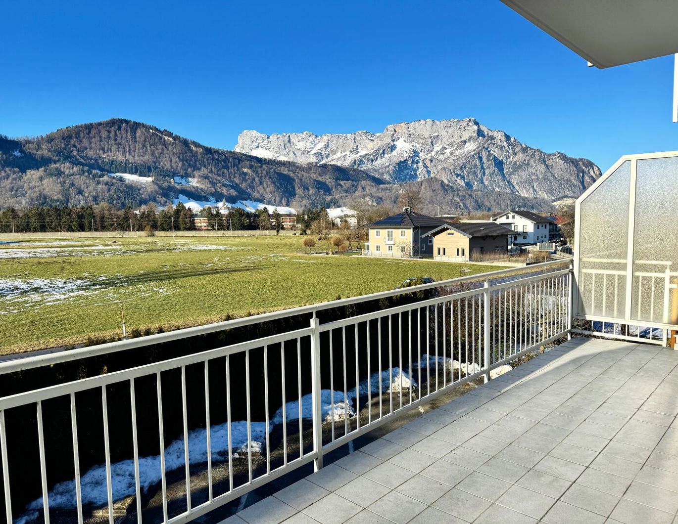 Oberalm: 2-Zimmer-Wohnung mit Bergblick