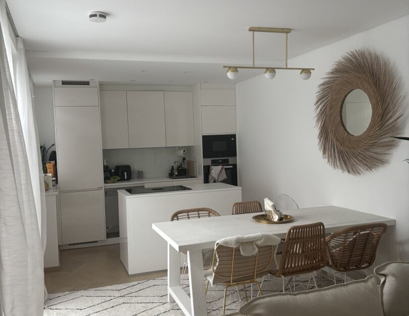 1. BEZIRK: 2,5 Zimmer-DG-Wohnung mit zwei Balkonen und eigener Dachterrasse