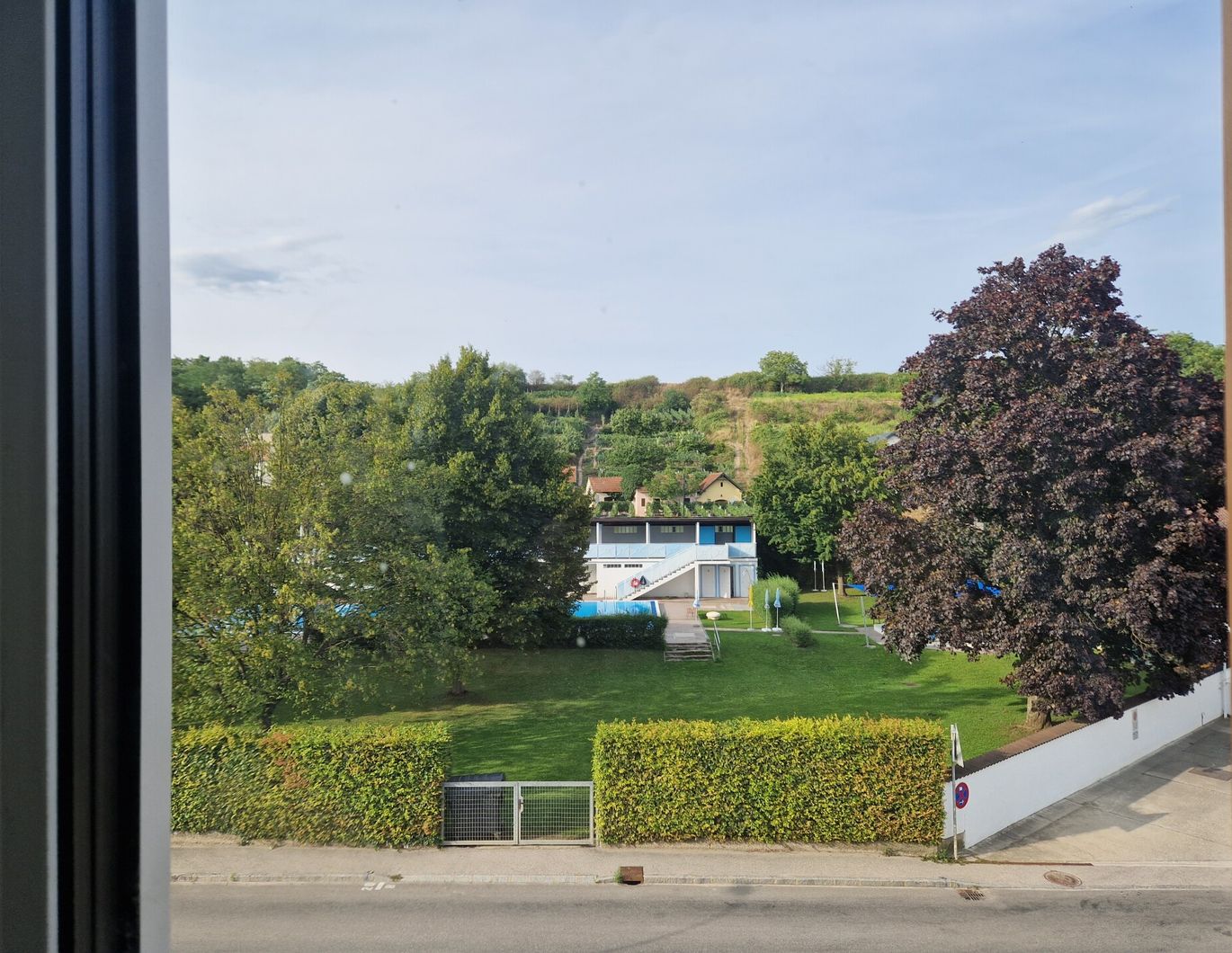 GUT GESCHNITTENE TRAUMWOHNUNG IM DACHGESCHOSS MIT TOLLER TERRASSE UND FERN- SOWIE WAGRAMBLICK - PROVISIONSFREI