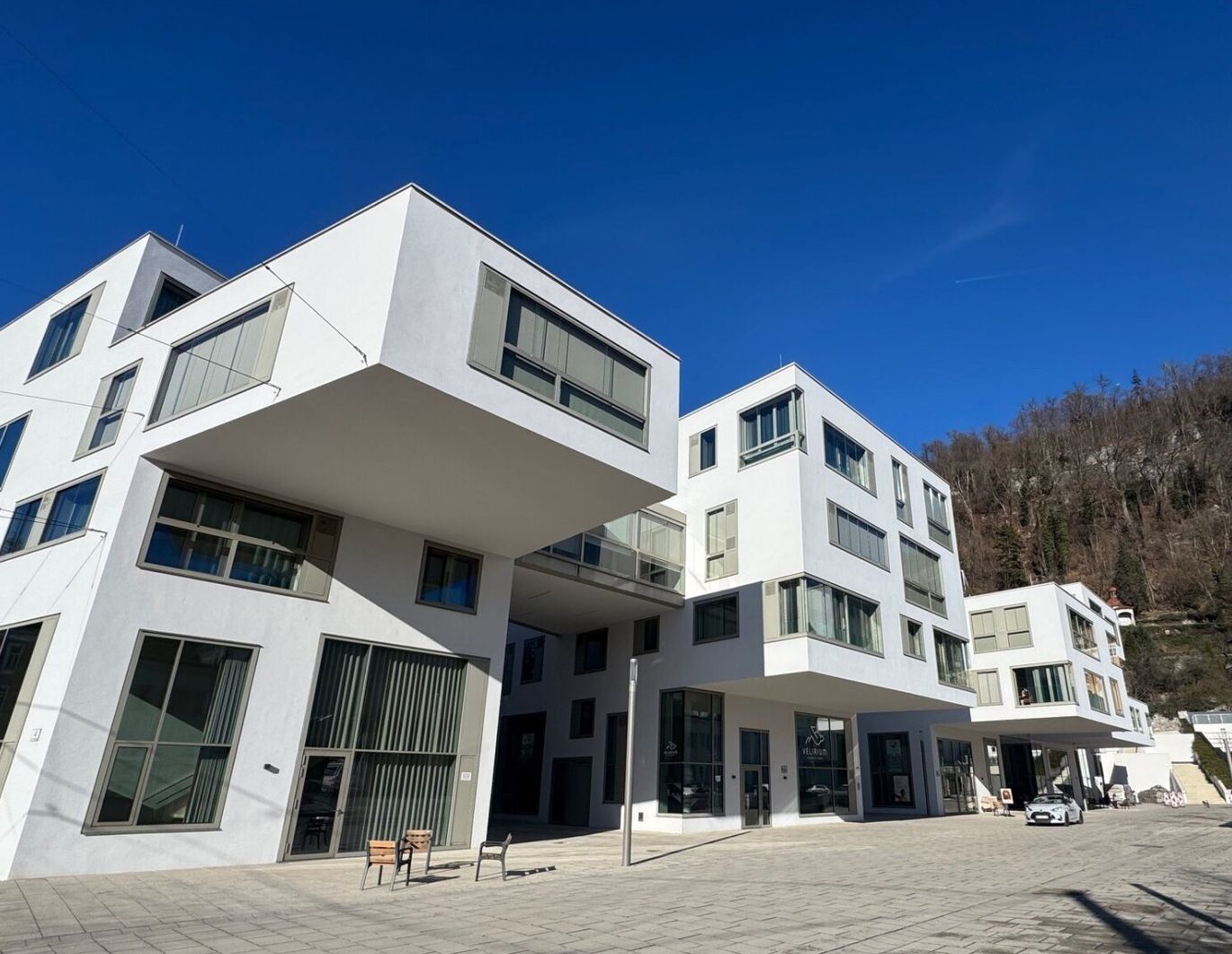 ERSTBEZUG| 2-Zimmer-Designerwohnung mit 63 m² in Top Lage & Tiefgaragen-Parkplatz