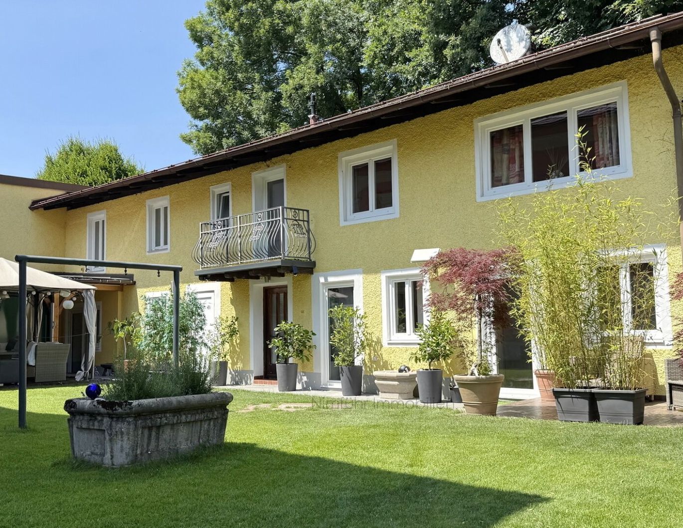 KAUF - TOPLAGE PARSCH: Jahrhundertwende Villa mit Nebengebäude