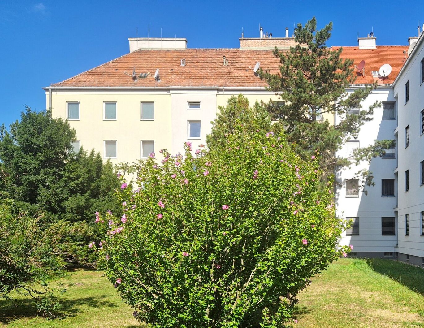 Kleinstadtidylle! Bis 31.05.2026 befristet vermietete 2,5-Zimmer-Wohnung mitten im l(i)ebenswerten Rannersdorf