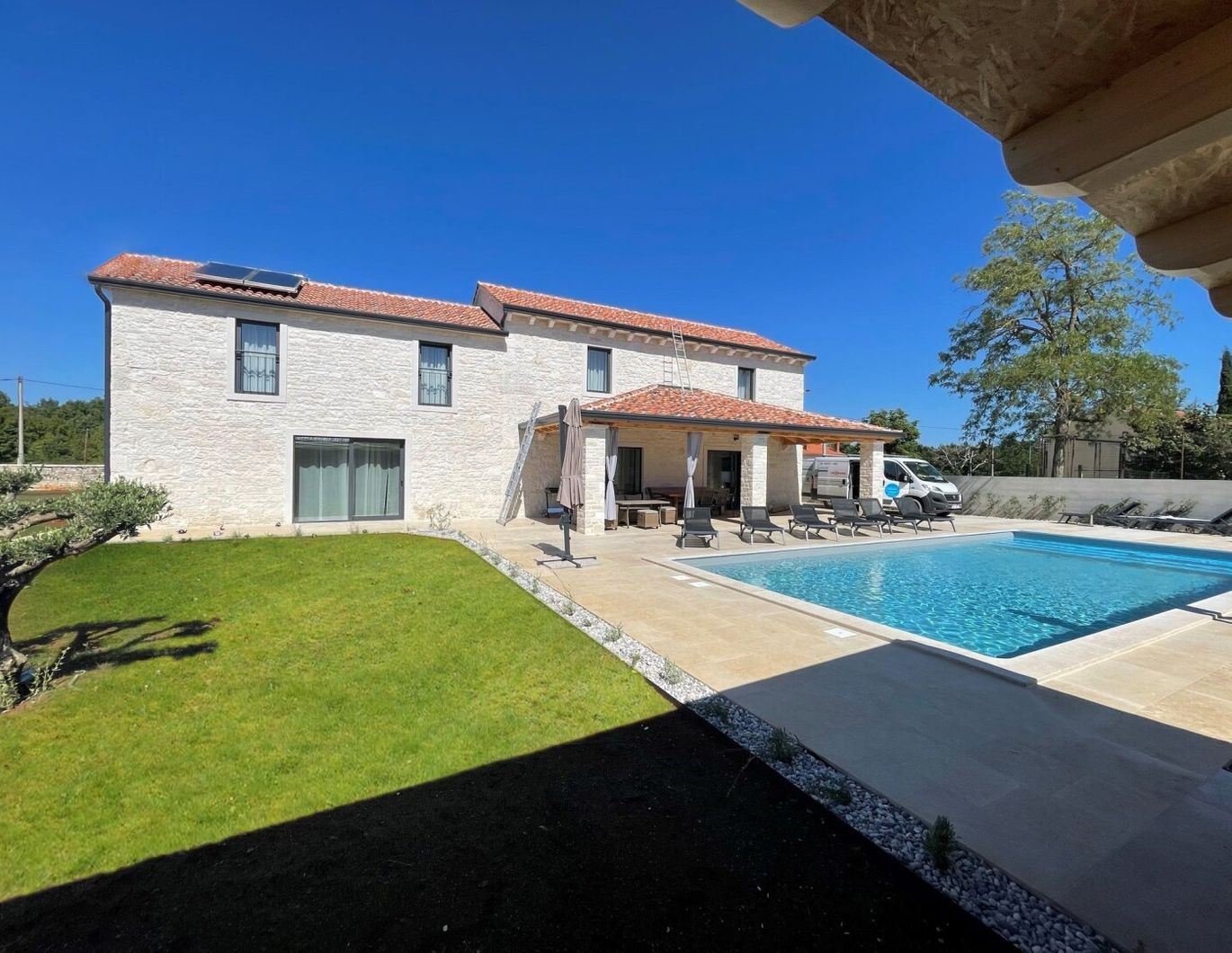 Istrien - Kanfanar - Entspannen Sie in der privaten Atmosphäre einer modernen istrische Villa mit privatem Pool !
