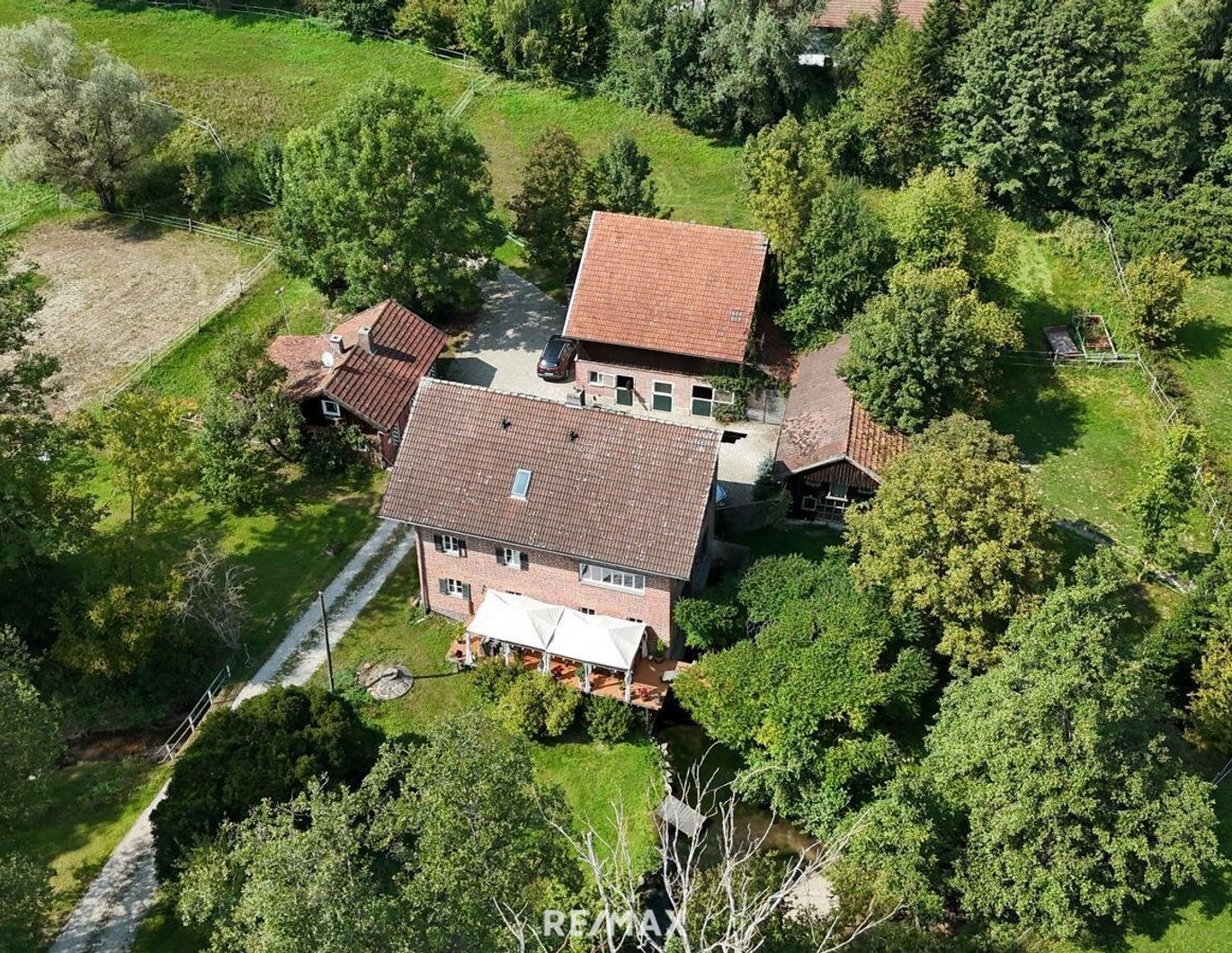 extravagantes Landhaus auf einem 20.000 m² großem Grundstück