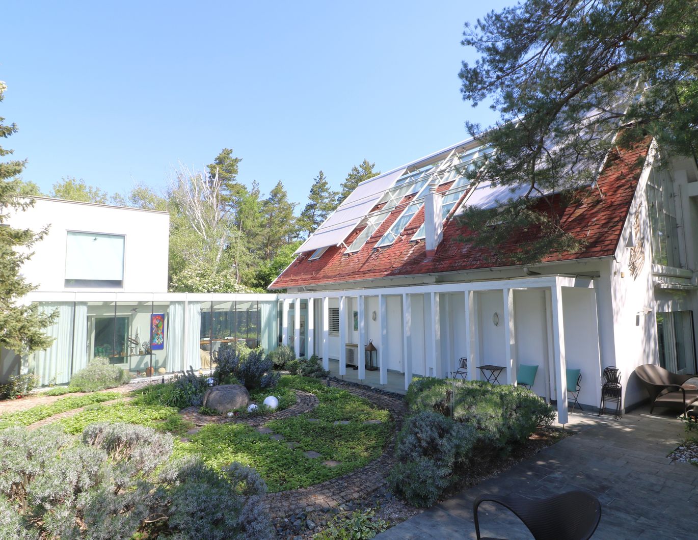 Lebensqualität im Grünen - Architektur trifft auf Kunst und Natur