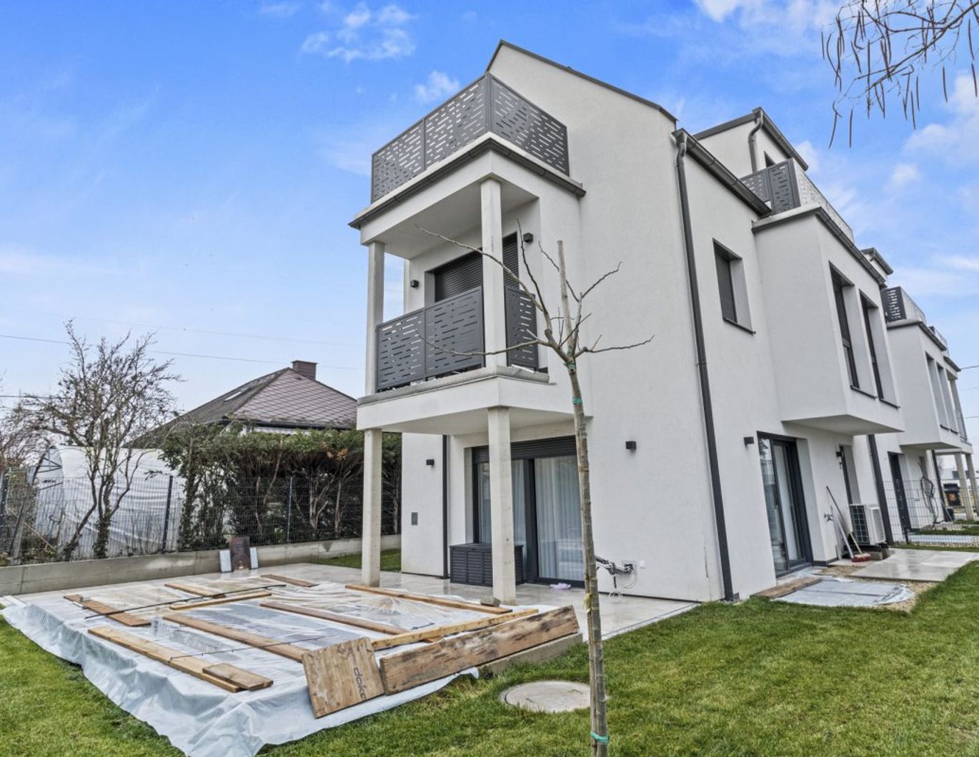 ++ NEU ++ NEUBAU REIHENHAUS mit Wohnkeller in Neuessling