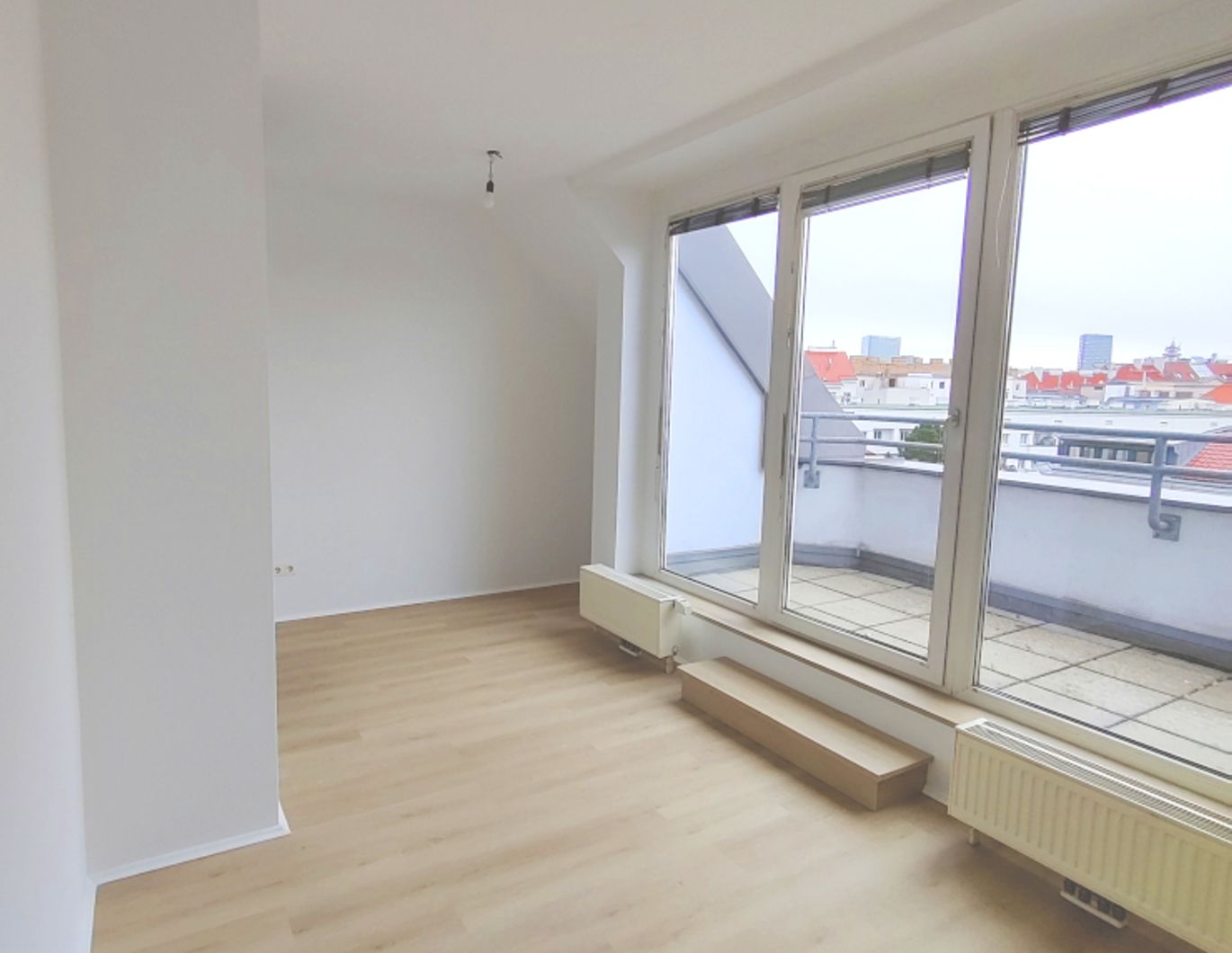 kleine PenthouseWohnung mit Loggia