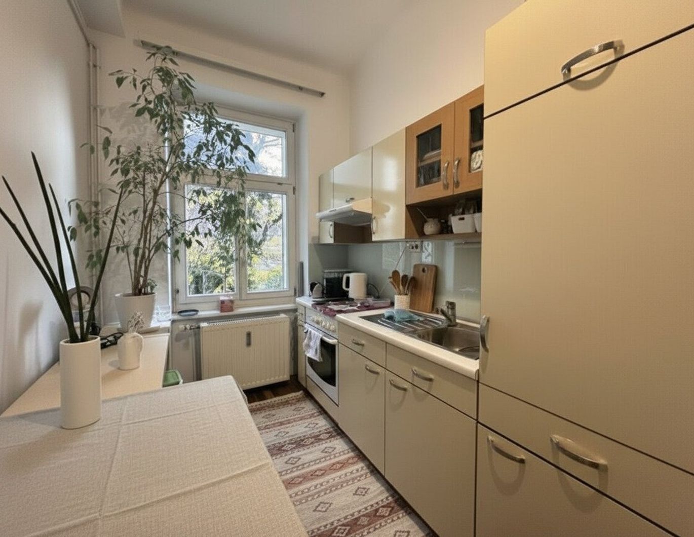 Single-/Studentenhit! Charmante, vermietete Altbauwohnung mit einem rd. 14 m² großen Eigengarten in ruhiger Lage unmittelbar beim Grazer Augarten