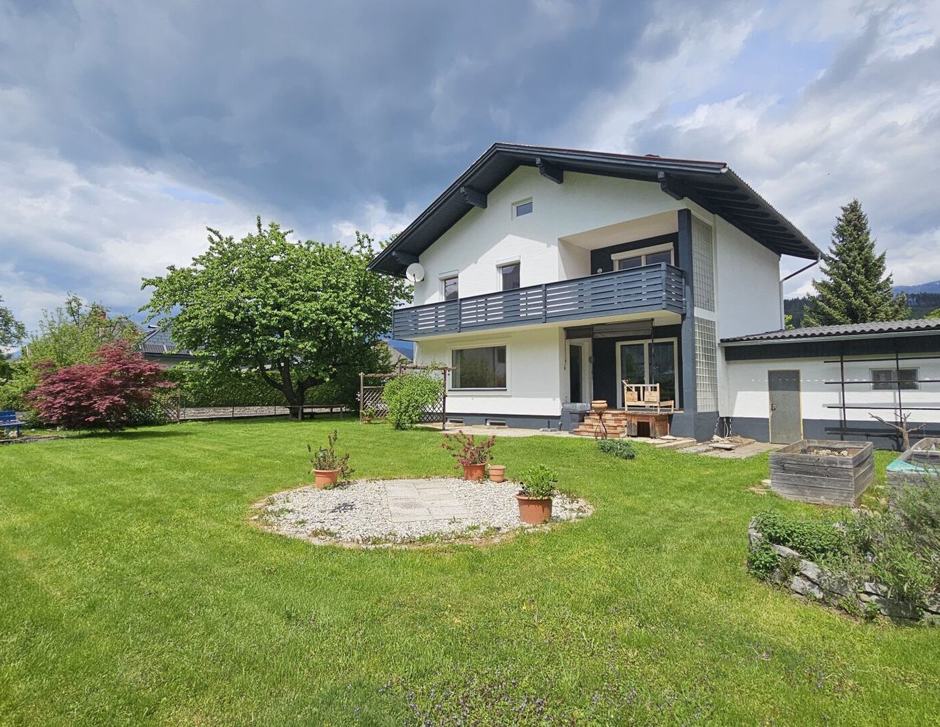 Top Lage in Spittal - 130m² Wohnfläche, 6 Zimmer, gepflegt mit Balkon, Terrasse, Garage uvm.